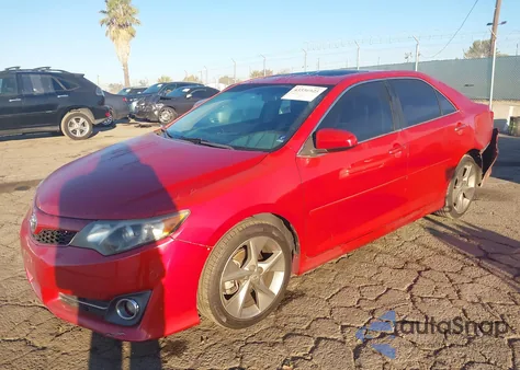 2014 Toyota Camry Se Sport z USA, uszkodzony, nr VIN 4T1BF1FK2EU740182